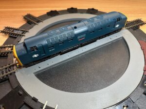 Hornby OO BR Blue Class 55 Deltic 55001 St Paddy